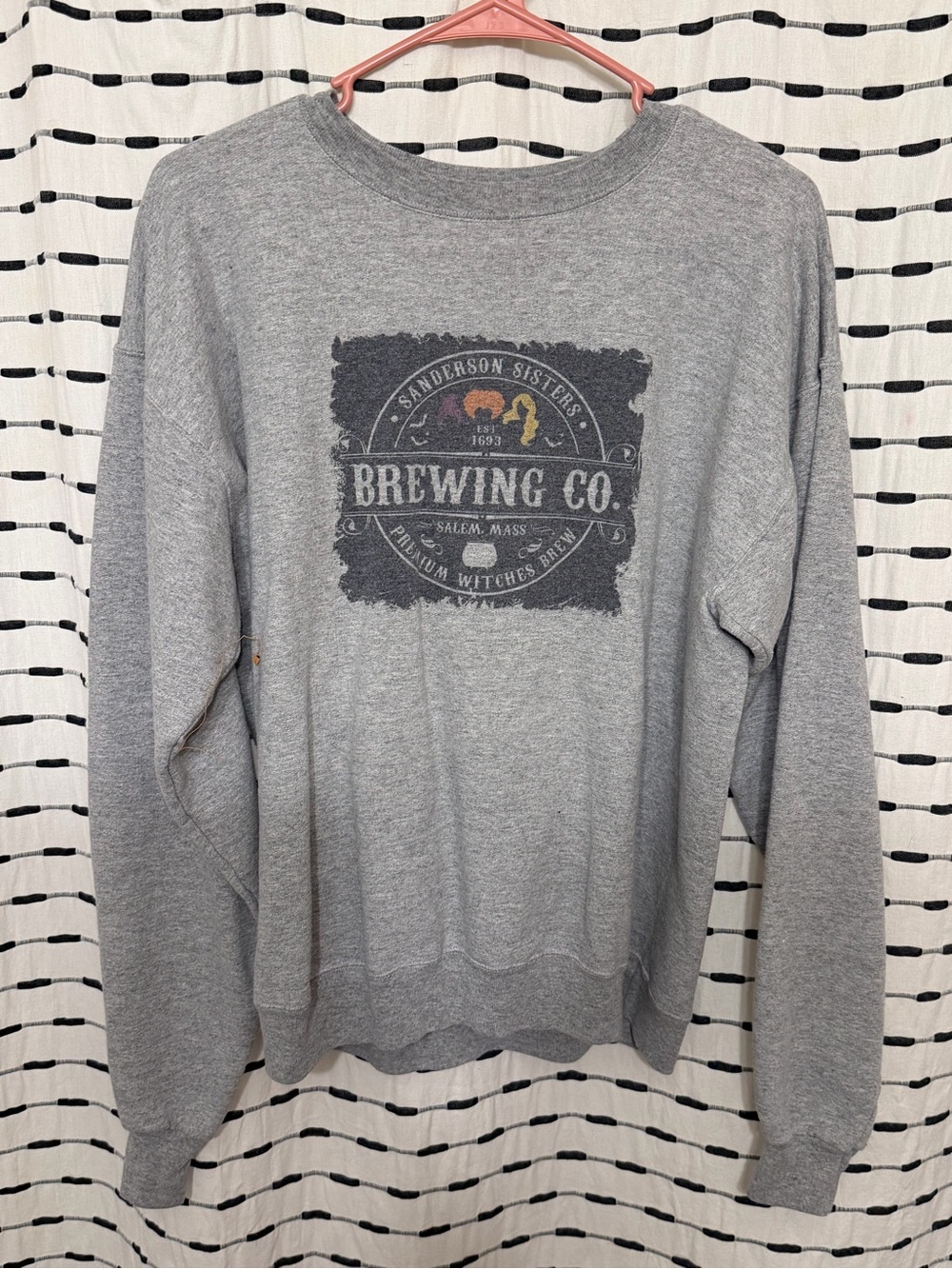 Hocus Pocus Graphic Crewneck Sweatshirt - Gray